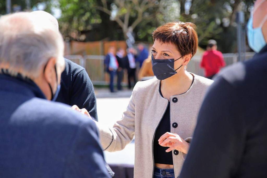 MAYRA CON EL PRESIDENTE EN LA PUESTA EN MARCHA DE 25 OBRAS EN 14 PROVINCIAS