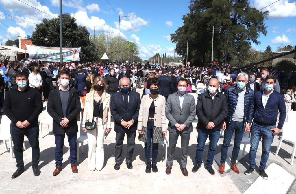 MAYRA CON EL PRESIDENTE EN LA PUESTA EN MARCHA DE 25 OBRAS EN 14 PROVINCIAS