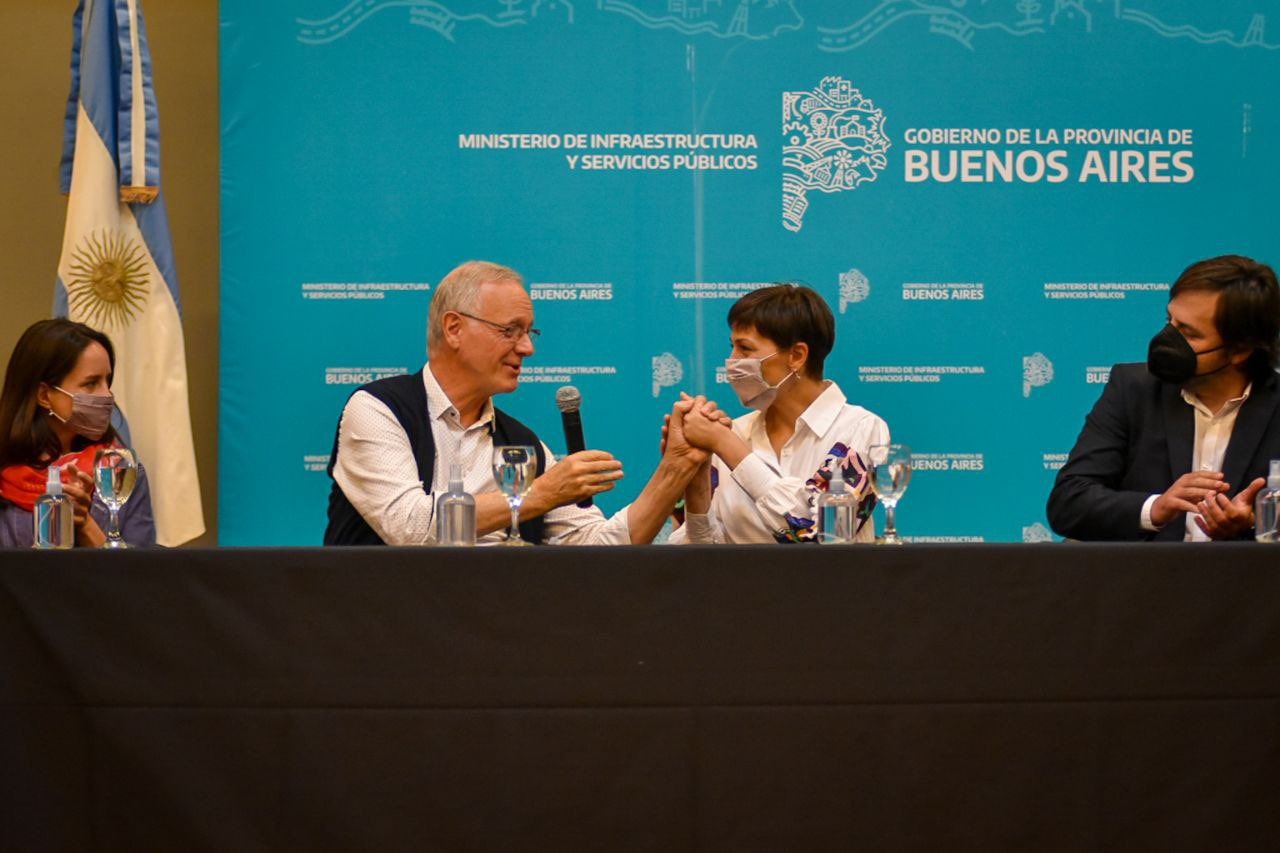  MAYRA EN LA APERTURA DE LICITACIÓN para Obras en el Hospital Iriarte