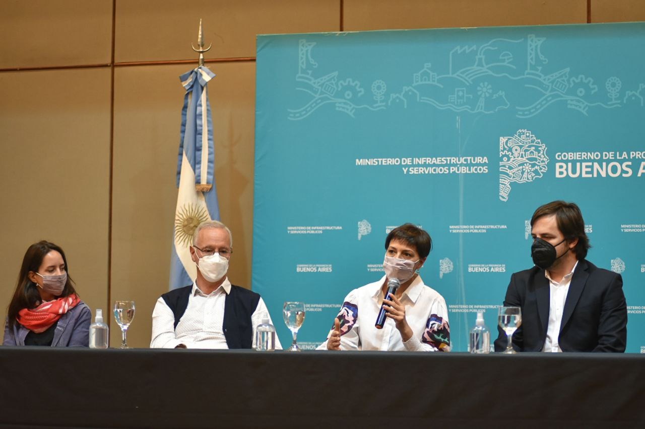  MAYRA EN LA APERTURA DE LICITACIÓN para Obras en el Hospital Iriarte