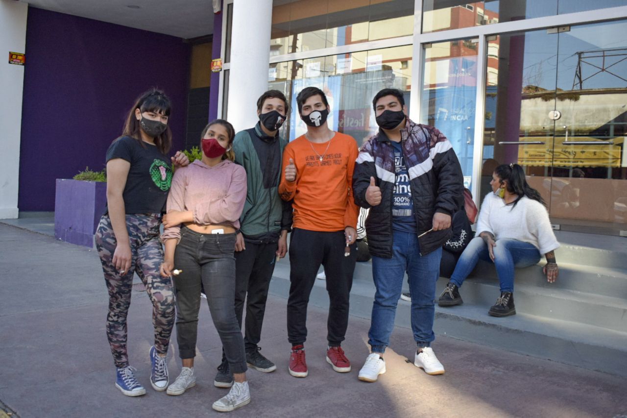 JÓVENES PARTICIPARON DE PROYECCIÓN DE PELICULA SOBRE DERECHOS HUMANOS