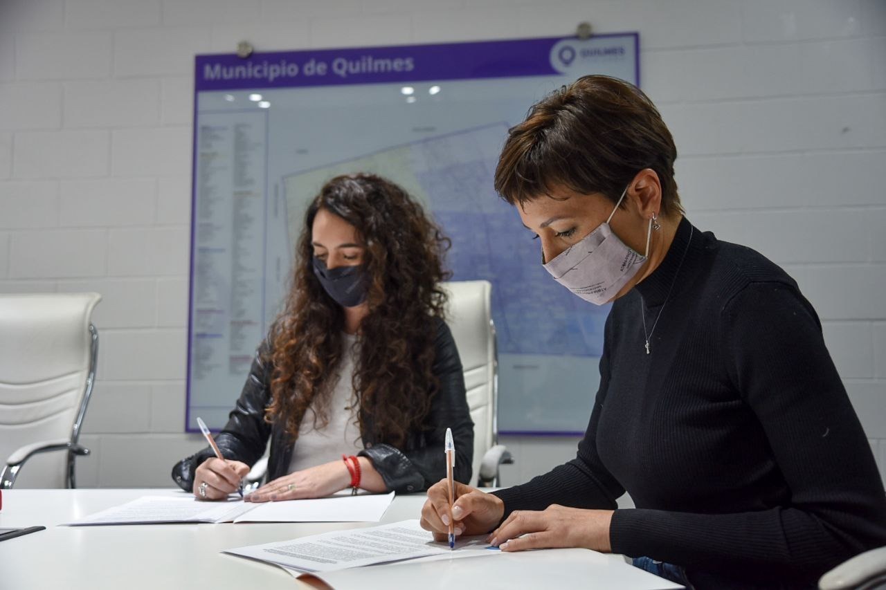 MAYRA FIRMÓ CONVENIOS PARA LA IMPLEMENTACIÓN DEL PROGRAMA ACCIONAR INFANCIA