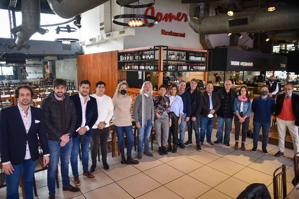 COMERCIANTES CON MAYRA: “LO MEJOR ESTÁ POR VENIR”