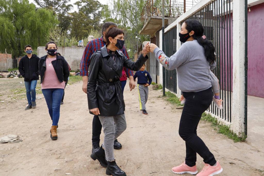 MAYRA RECORRIÓ EL BARRIO EL MONTE-MATADERO