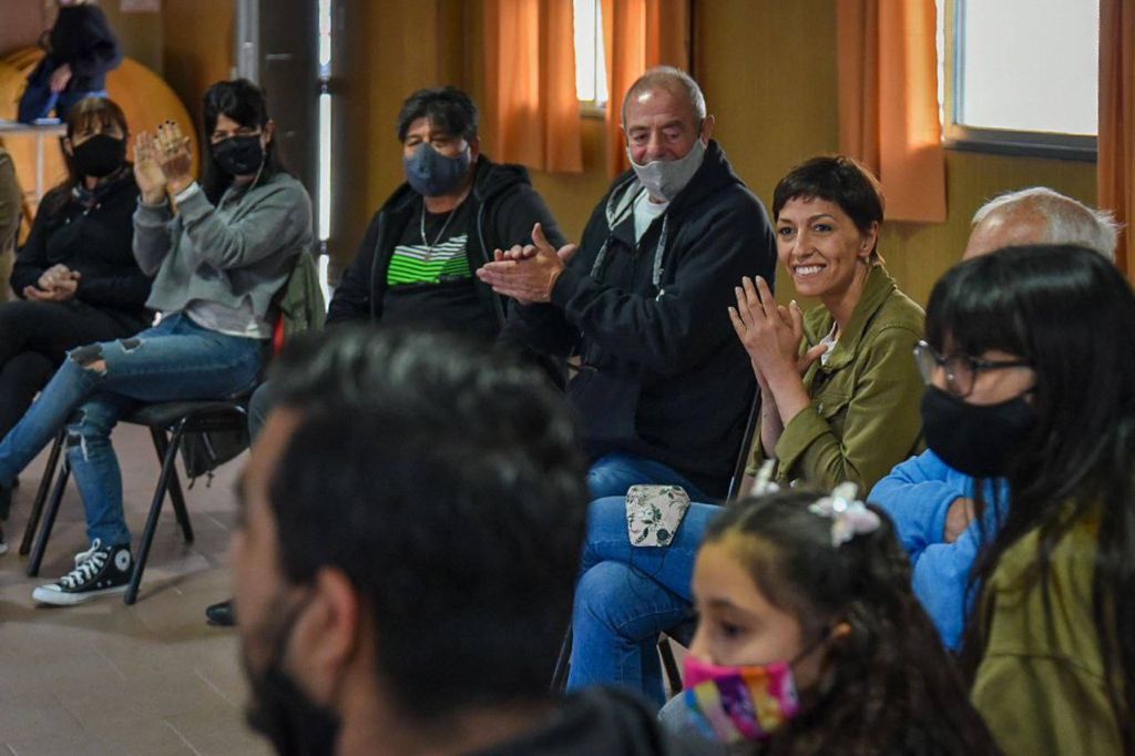 MAYRA SE REUNIÓ CON VECINOS DEL BARRIO SANTO DOMINGO DE EZPELETA OESTE