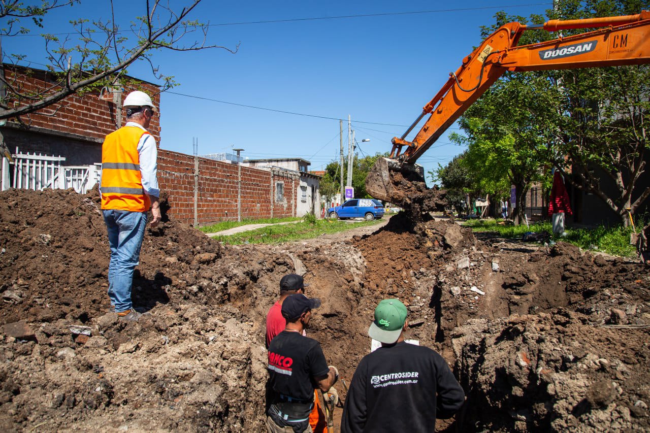AVANZA LA IMPORTANTE OBRA DE ASFALTO DE 73 CUADRAS EN EZPELETA OESTE