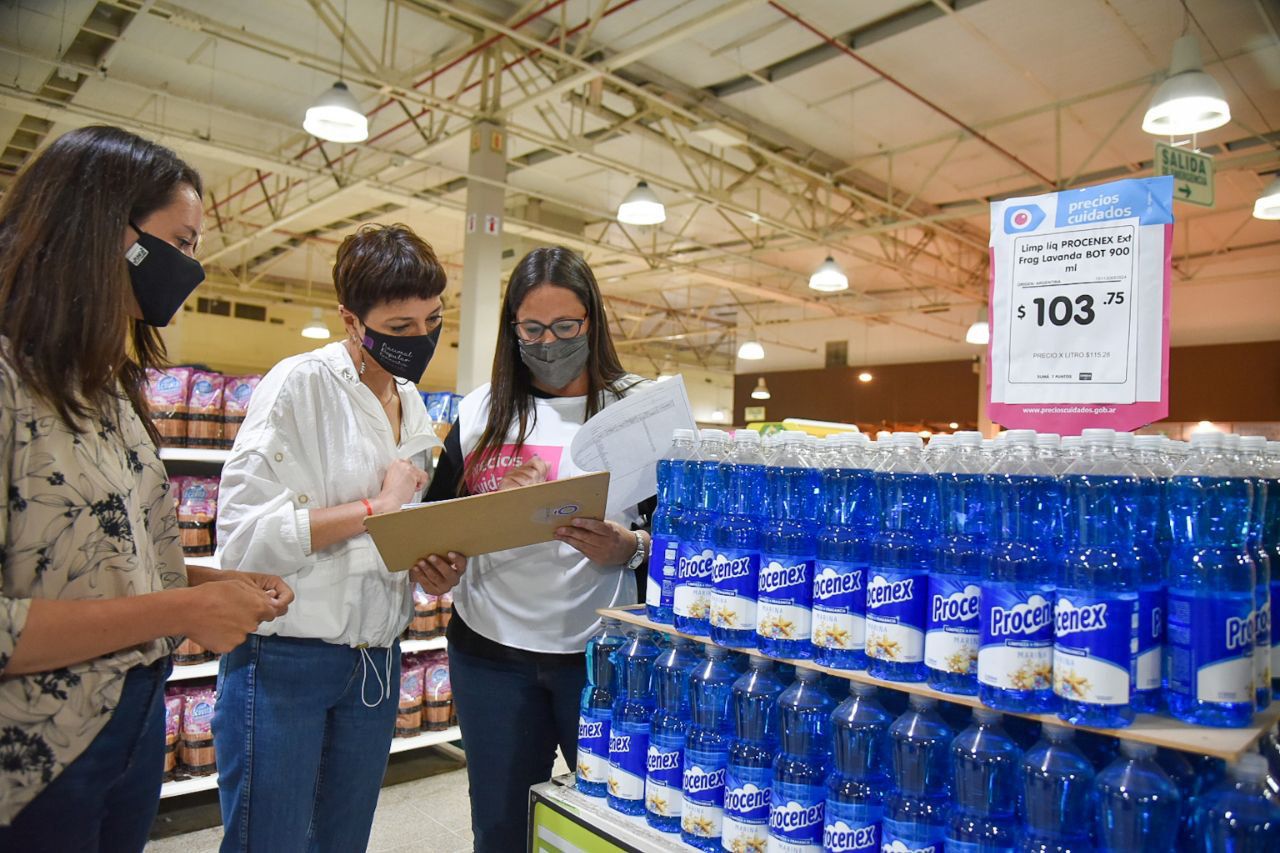 MAYRA CONTROLÓ PRECIOS CONGELADOS EN LOS SUPERMERCADOS
