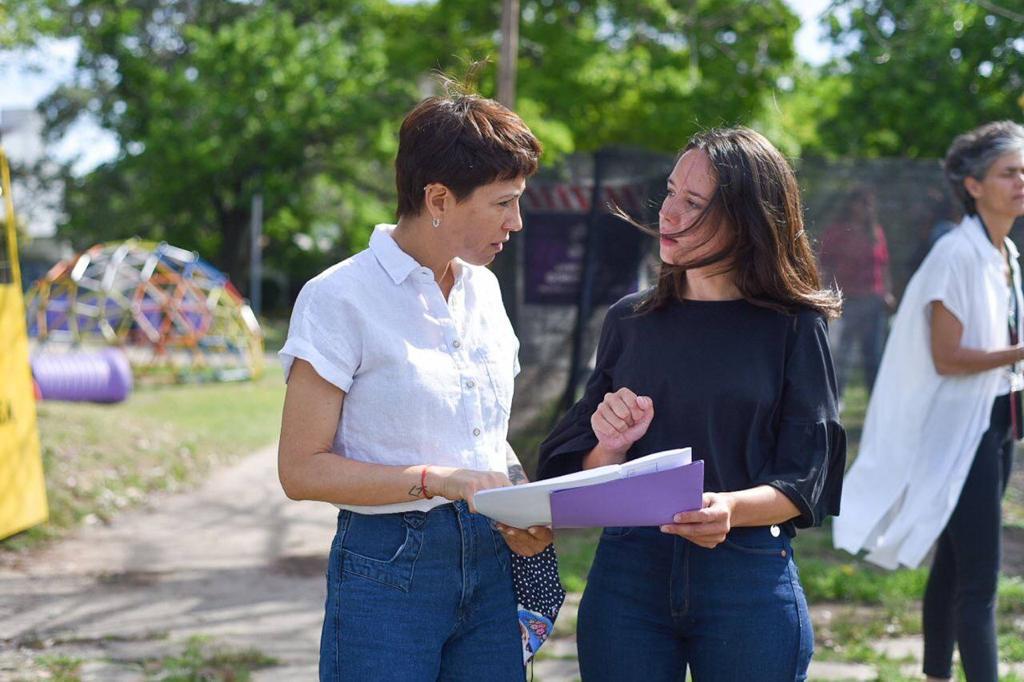 MAYRA DESTACÓ LA PUESTA EN VALOR DE LA PLAZA SUIZA DE BARRIO PARQUE BERNAL