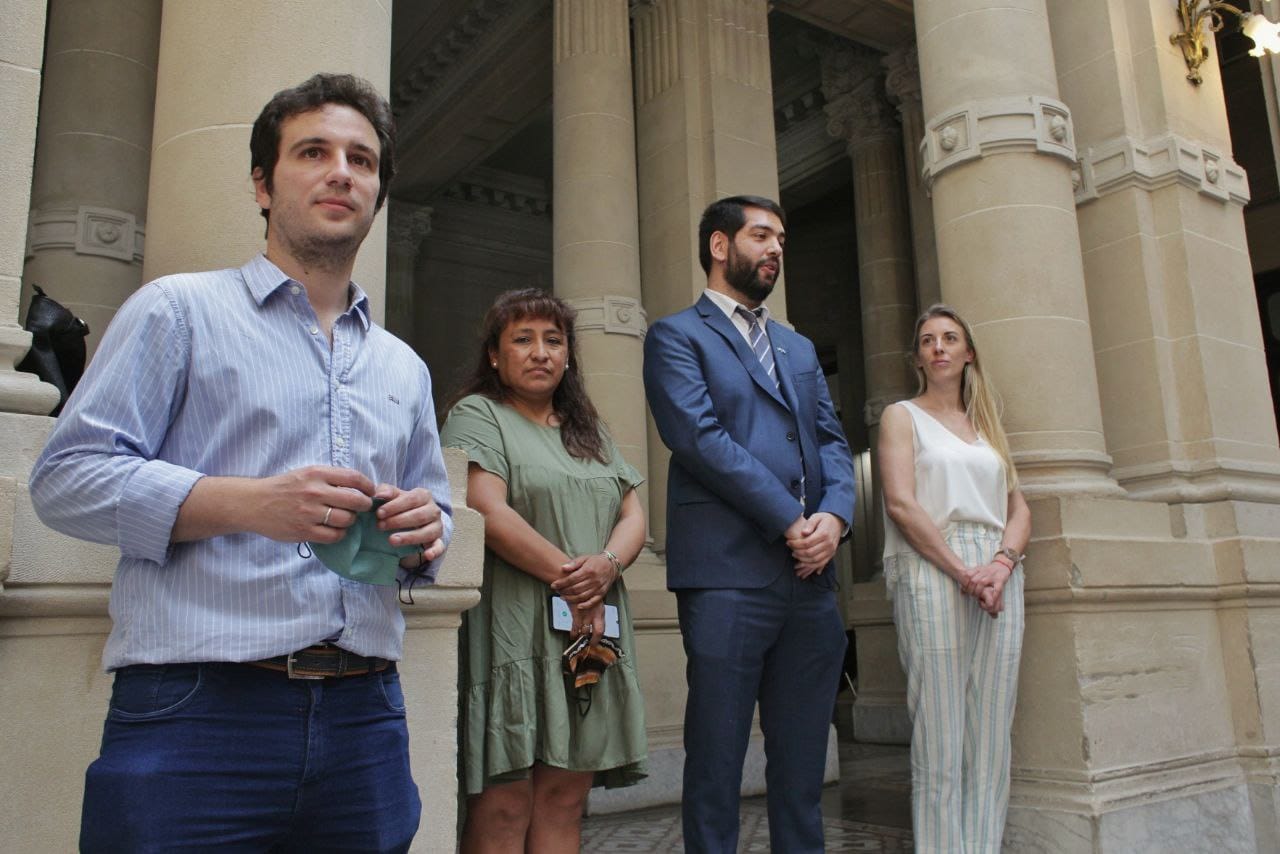 SE LLEVÓ A CABO UNA JORNADA CONSULAR DE URUGUAY EN QUILMES