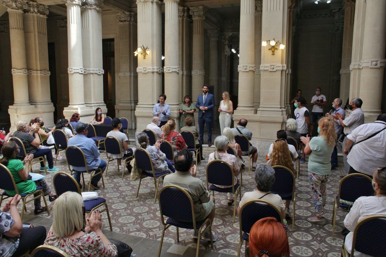 SE LLEVÓ A CABO UNA JORNADA CONSULAR DE URUGUAY EN QUILMES