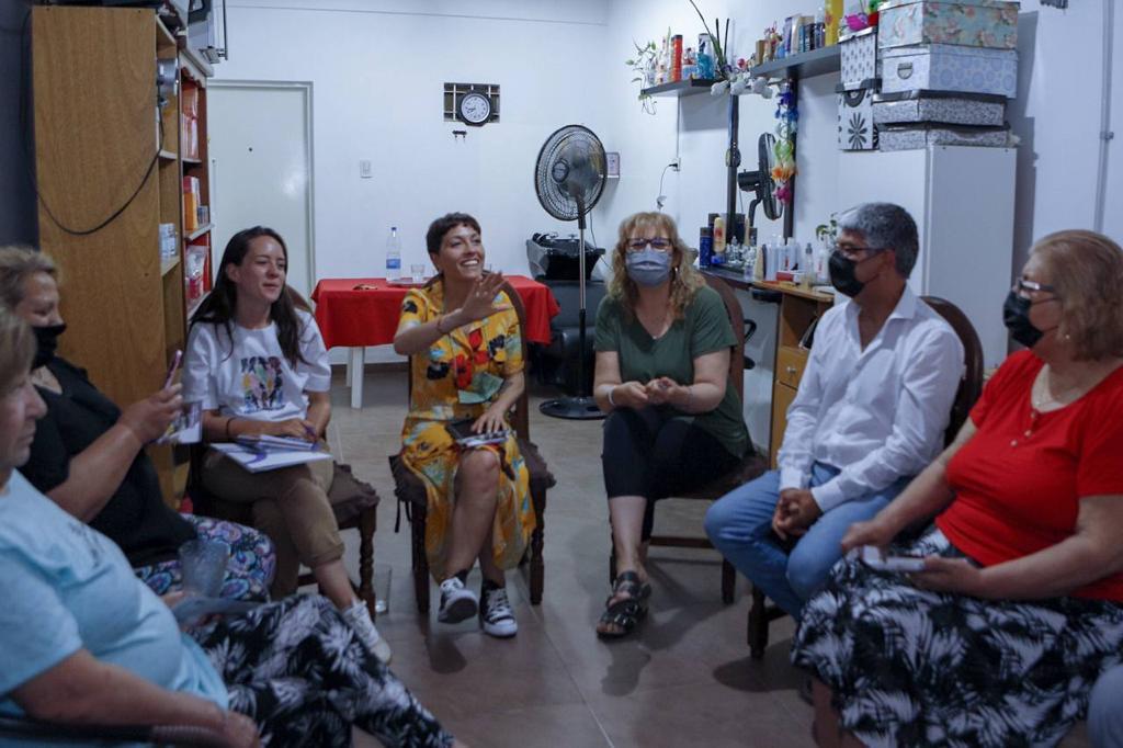 REUNIÓN CON VECINOS Y VISITA AL CENTRO CULTURAL TITA MERELLO