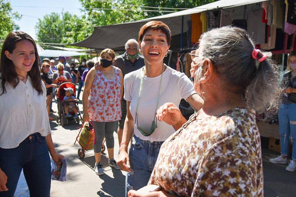 MAYRA RECORRIÓ LA FERIA DEL BARRIO LA PAZ