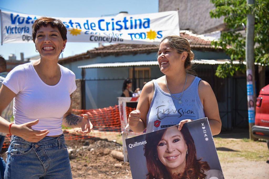 MAYRA RECORRIÓ OBRAS DE PAVIMENTO EN EZPELETA OESTE
