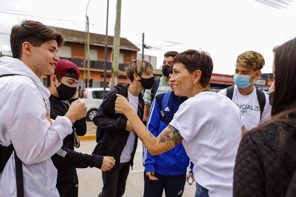 MAYRA RECORRIÓ OBRAS Y CONVERSÓ CON VECINOS DE VILLA LA FLORIDA