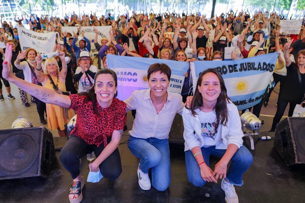 MAYRA Y LUANA VOLNOVICH ENCABEZARON EL FESTIVAL “PAMI A LO GRANDE”