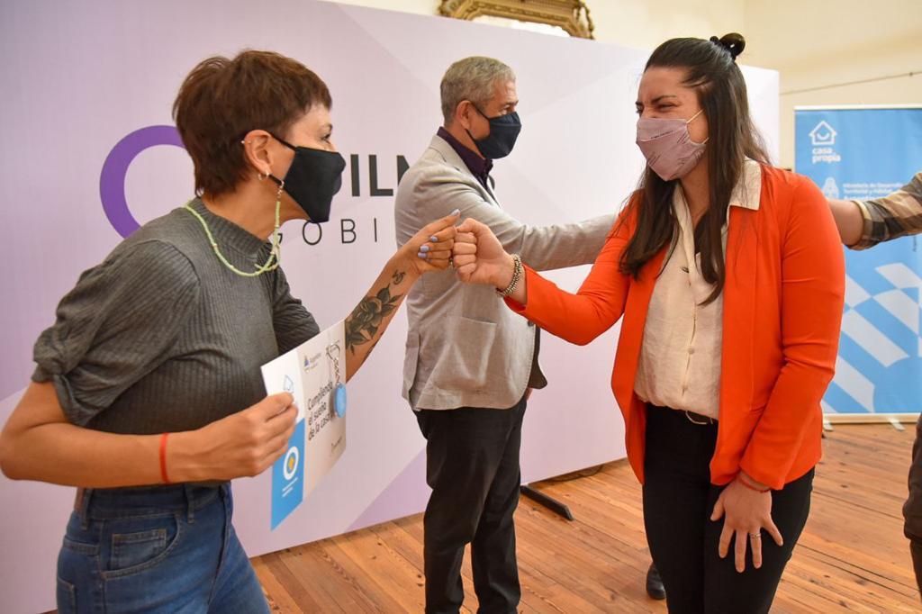 MAYRA Y FERRARESI ENTREGARON MÁS CRÉDITOS A TASA CERO