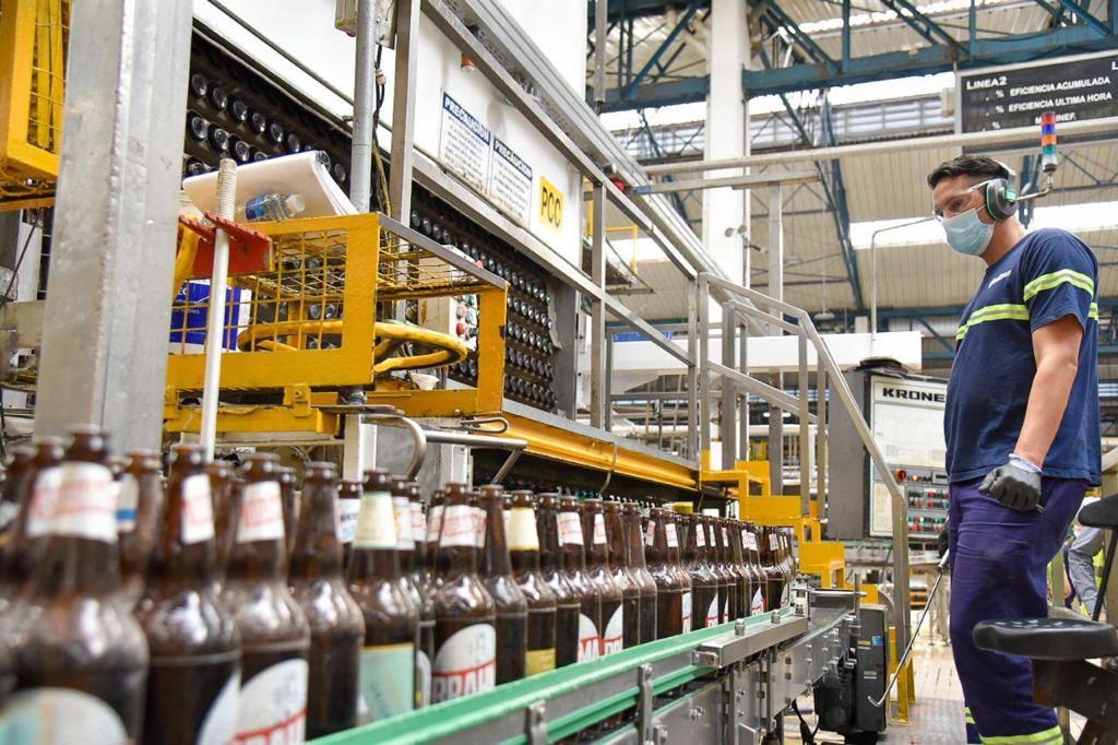 MAYRA Y CABANDIÉ VISITARON CERVECERÍA QUILMES
