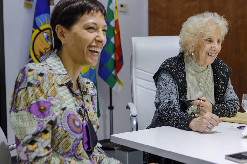 MAYRA MENDOZA RECIBIÓ A ESTELA DE CARLOTTO