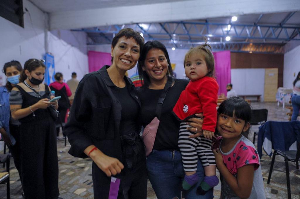 MAYRA INAUGURÓ LOS NUEVOS VESTUARIOS DE LA ASOCIACIÓN MANUEL BELGRANO