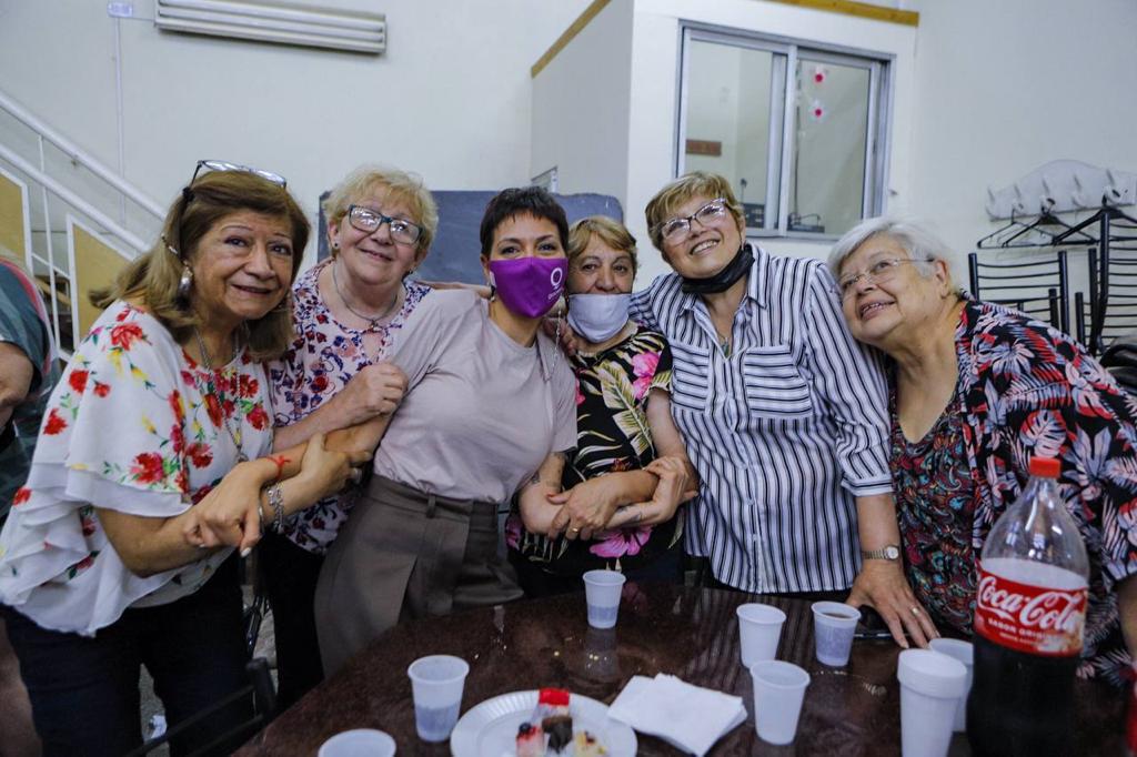 MAYRA EN EL FESTEJO DE LA DIRECCIÓN DE PERSONAS MAYORES