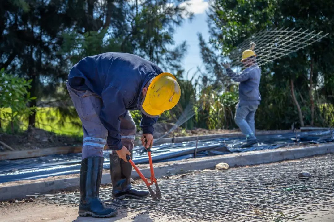 COMENZÓ LA CONSTRUCCIÓN DE UN PARQUE LINEAL EN VILLA ALCIRA