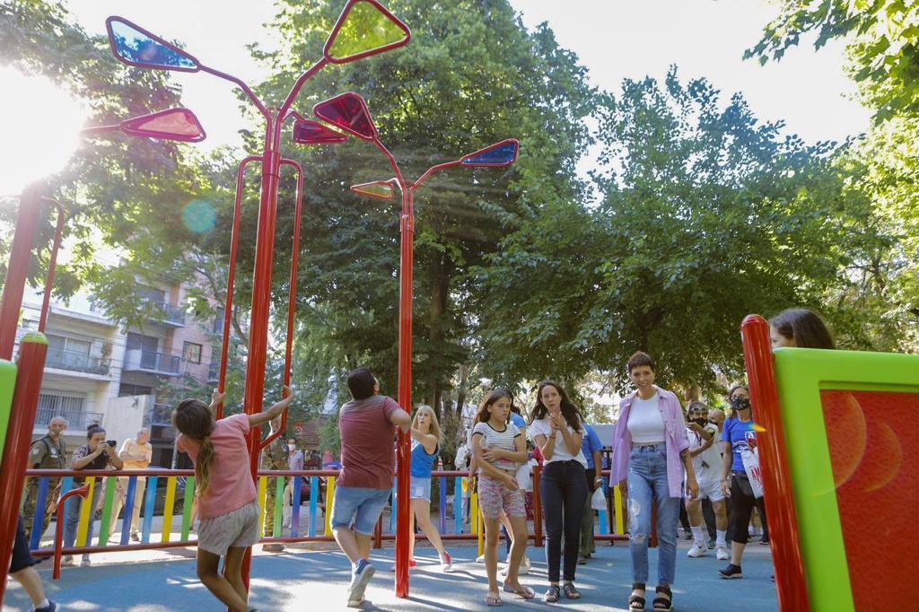 MAYRA INAUGURÓ LA OBRA DE PUESTA EN VALOR DE LA PLAZA DEL BICENTENARIO