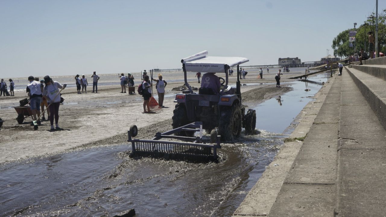 EXITOSA PRIMERA JORNADA DEL PROGRAMA PLAYAS LIMPIAS EN LA RIBERA DE QUILMES