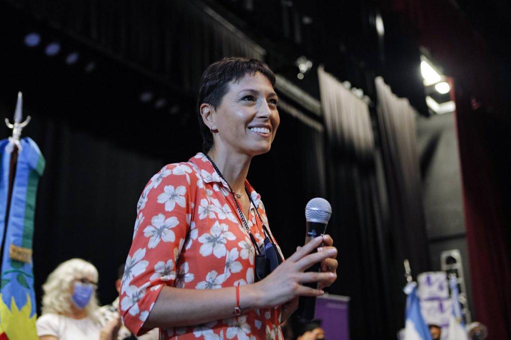 MAYRA PARTICIPÓ DE LA ENTREGA DE DIPLOMAS A ALUMNOS DEL PROGRAMA FINES