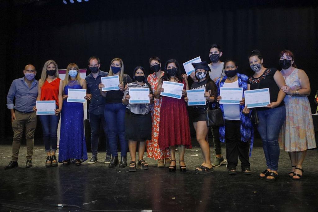MAYRA PARTICIPÓ DE LA ENTREGA DE DIPLOMAS A ALUMNOS DEL PROGRAMA FINES