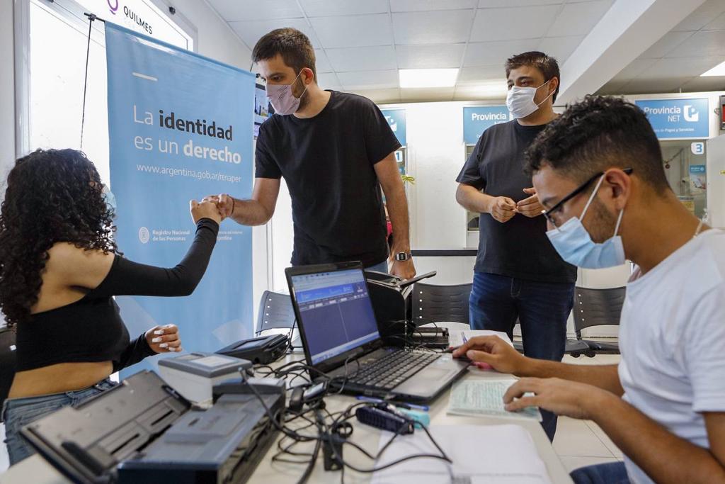 EL MUNICIPIO ENTREGÓ 25 DNI A VECINOS Y VECINAS DE SAN FRANCISCO SOLANO