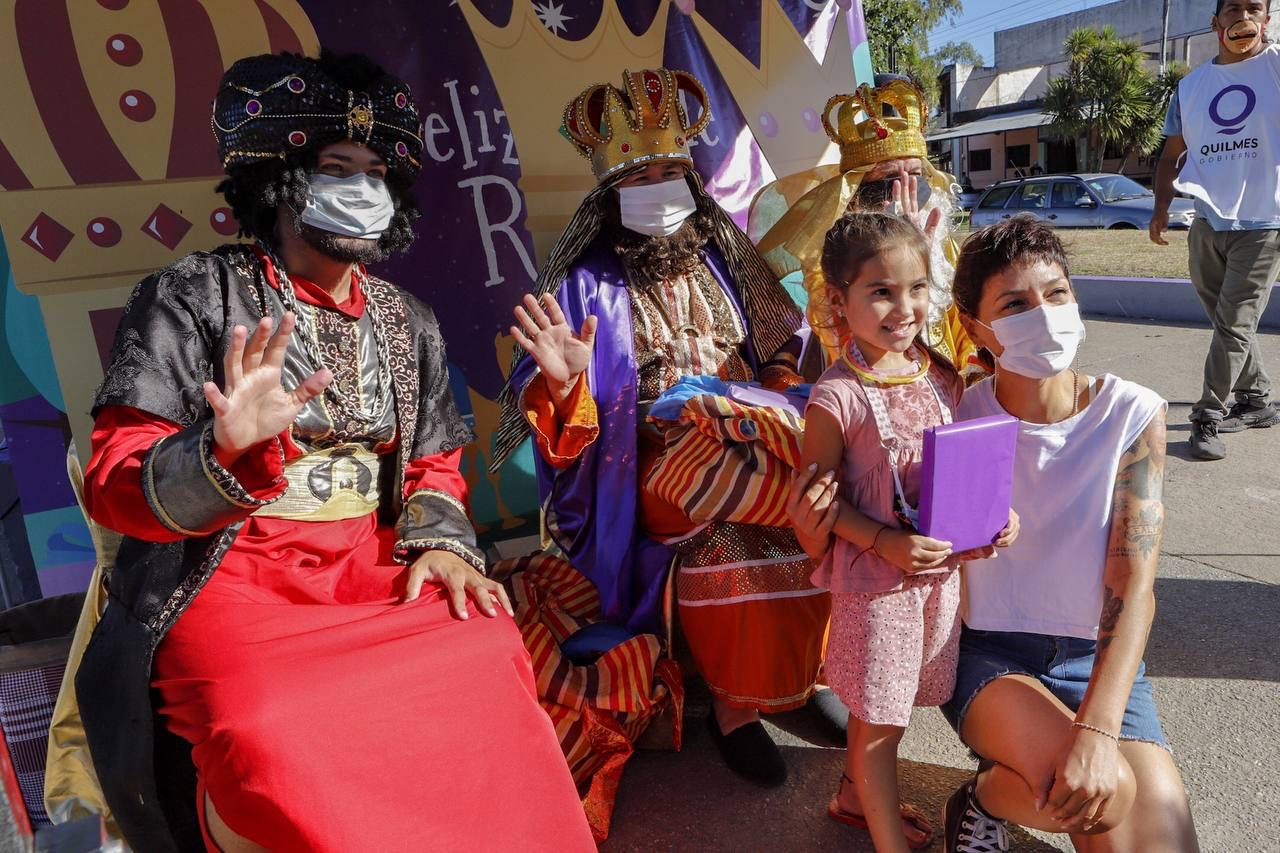 MAYRA ACOMPAÑÓ A LOS REYES MAGOS EN LA RIBERA DE QUILMES