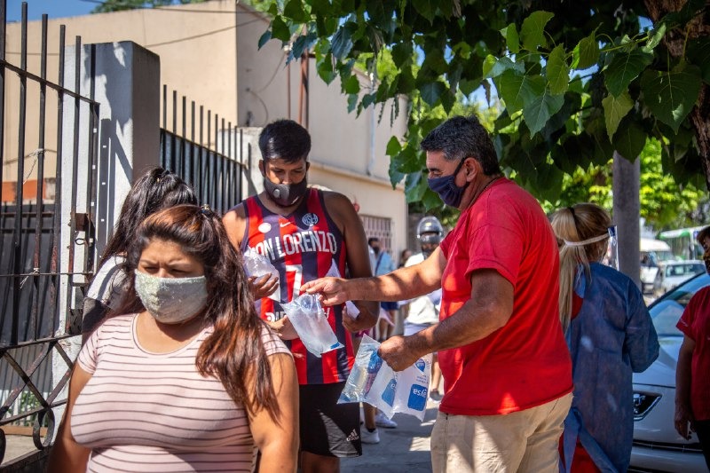 EL MUNICIPIO BRINDÓ ASISTENCIA A VECINOS Y VECINAS QUE HACÍAN TRÁMITES