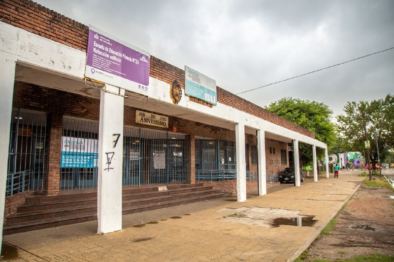 SIGUEN LOS TRABAJOS DE PUESTA EN VALOR EN DISTINTAS ESCUELAS DEL DISTRITO