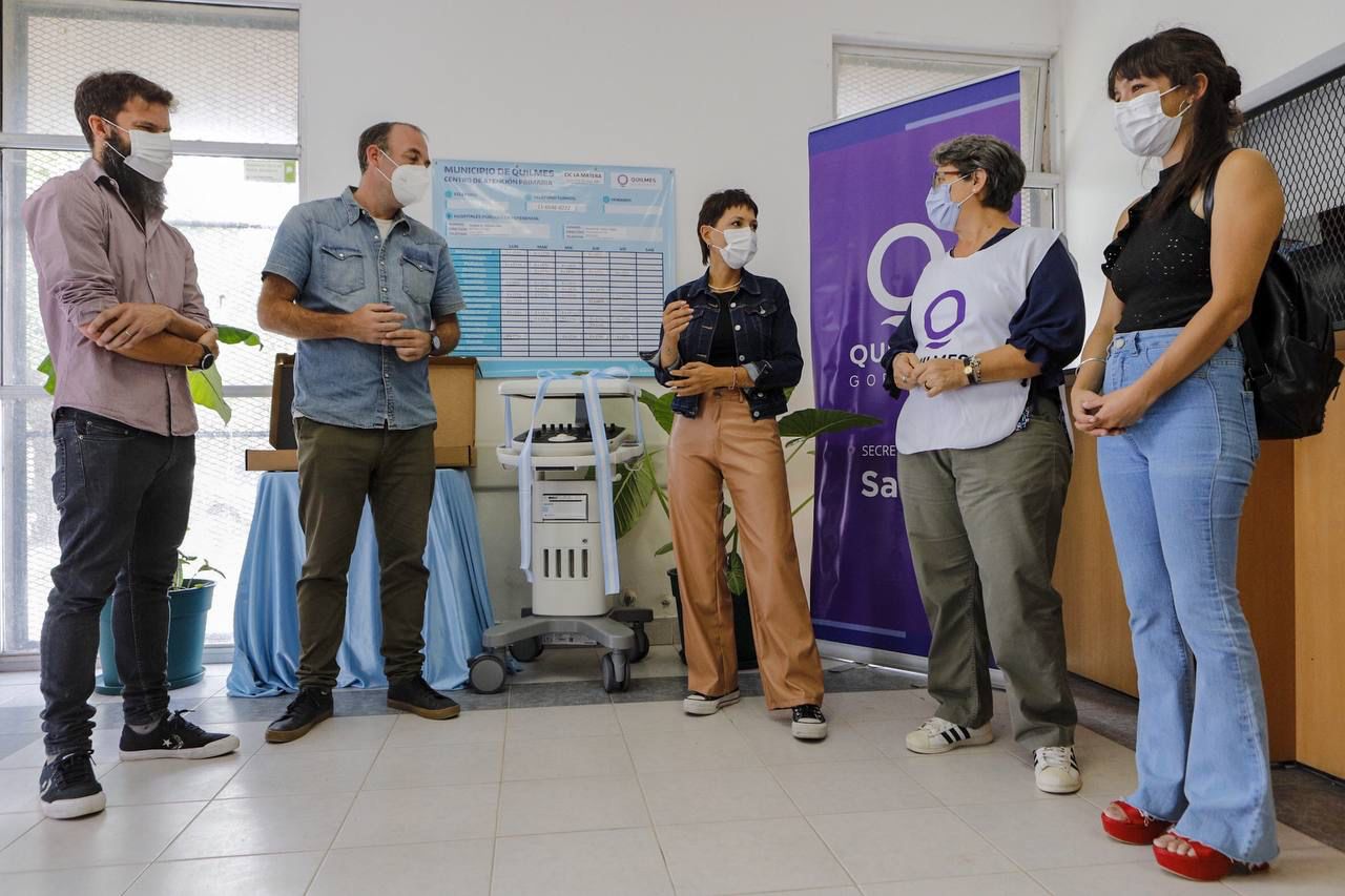 MAYRA EN LA ENTREGA DE UN NUEVO ECÓGRAFO PARA EL CIC LA MATERA