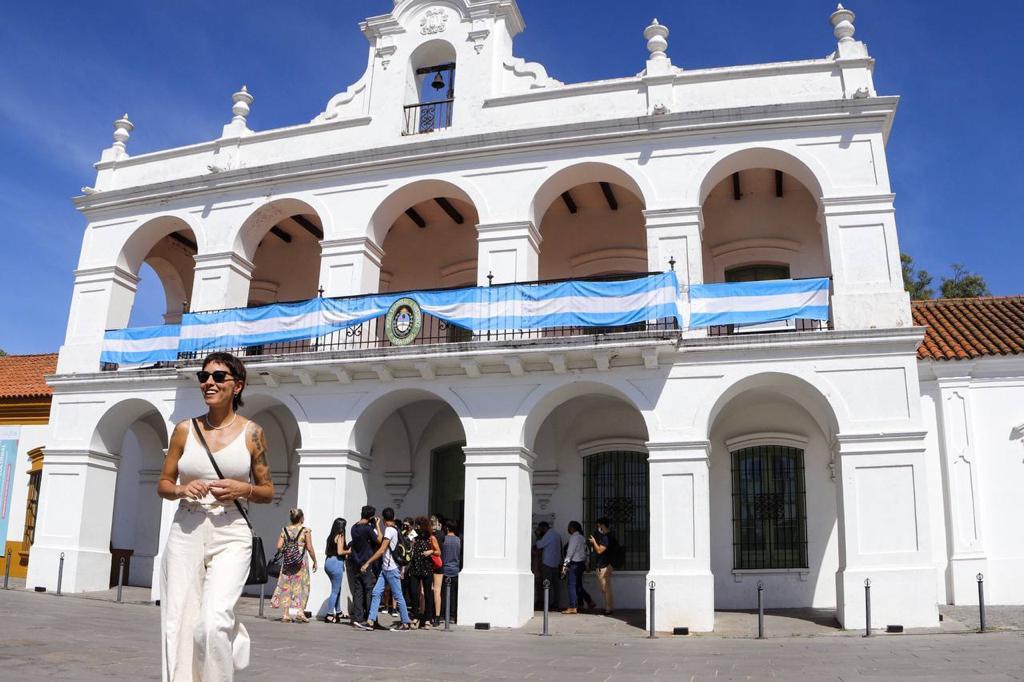 MAYRA JUNTO A KICILLOF EN EL ACTO POR EL ANIVERSARIO DE LA PROVINCIA