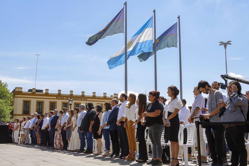 MAYRA JUNTO A KICILLOF EN EL ACTO POR EL ANIVERSARIO DE LA PROVINCIA