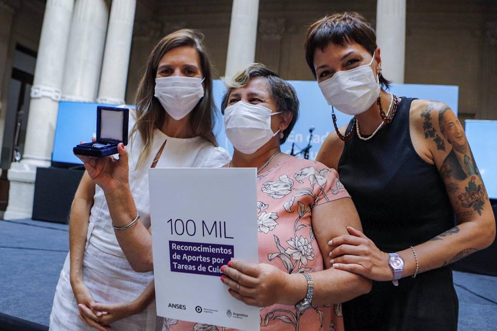 ENTREGA DE LA JUBILACIÓN N° 100 MIL POR TAREAS DE CUIDADO