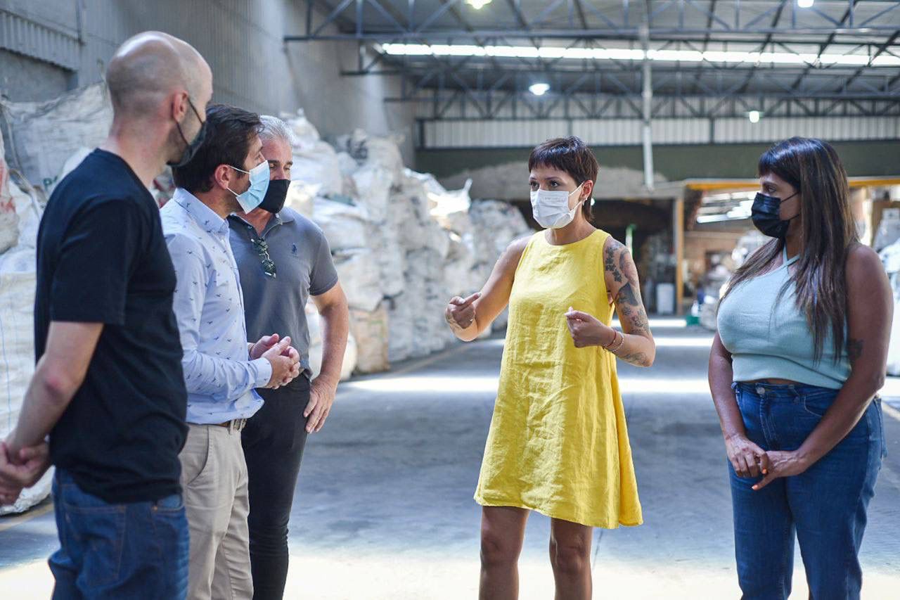 MAYRA EN LA PLANTA INDUSTRIAL DE RECICLADO EMA