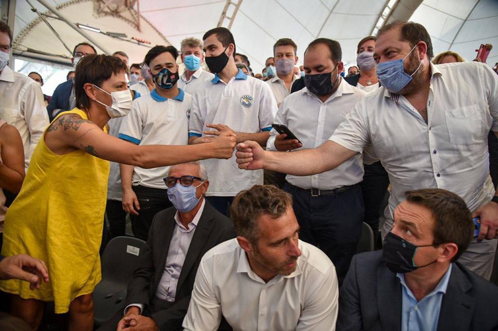 MAYRA JUNTO A ALBERTO EN ANUNCIO DE CONSTRUCCIÓN DE 100 ESCUELAS TÉCNICAS