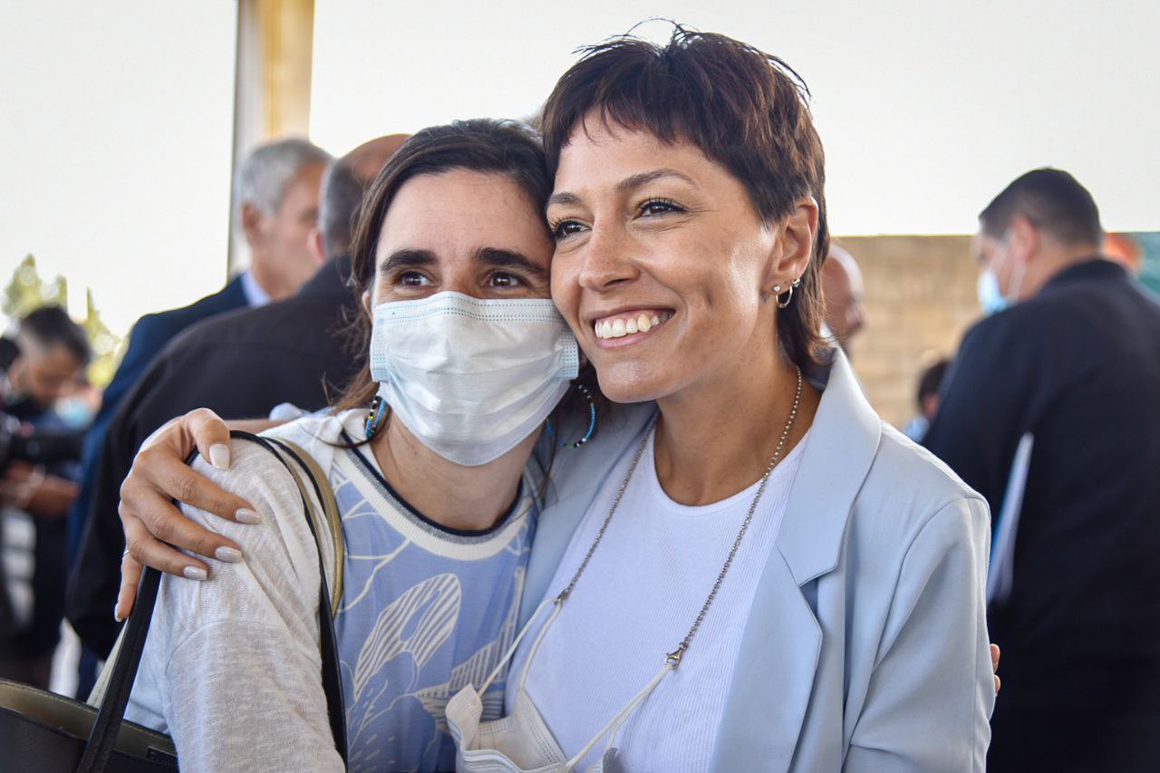 MAYRA CON INSAURRALDE Y D’ONOFRIO EN ACTO DE ENTREGA DE PASES MULTIMODALES