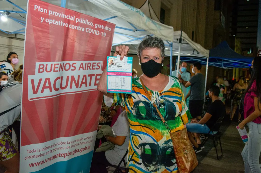 COVID: MÁS DE 600 VECINOS RECIBIERON SU DOSIS EN LA NOCHE DE LAS VACUNAS