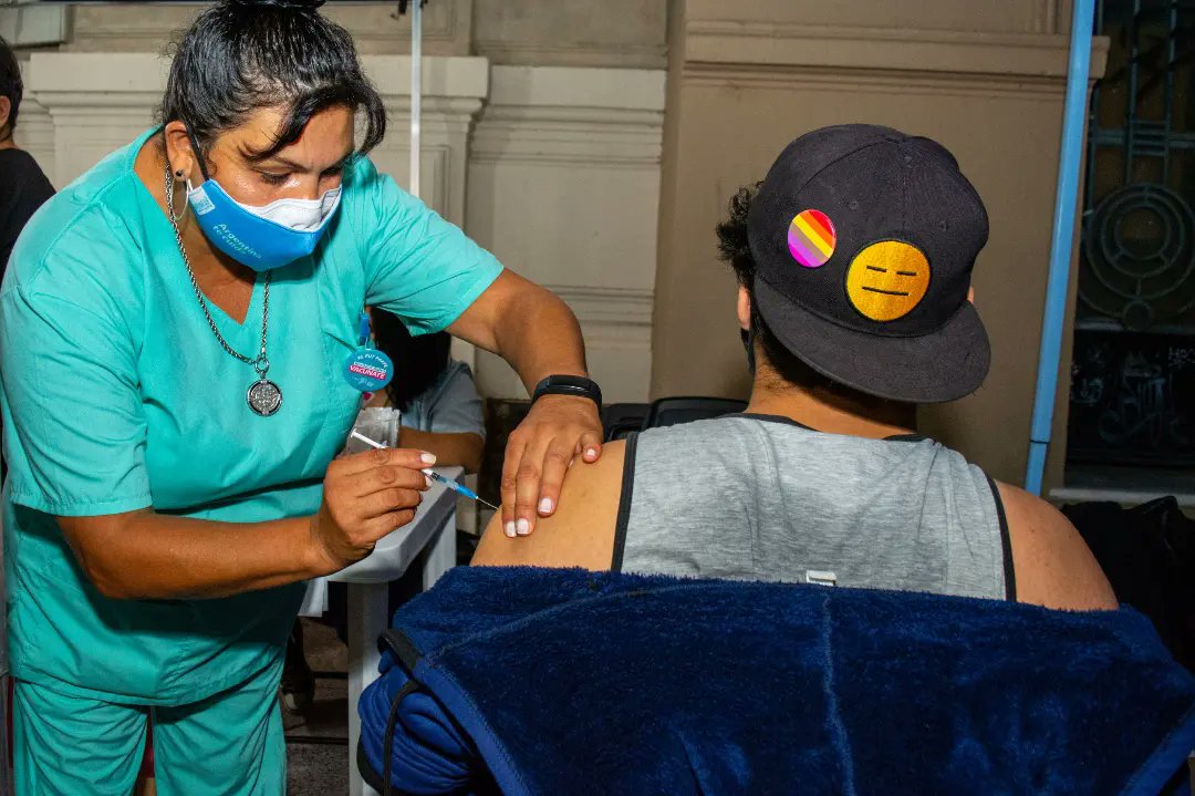 COVID: MÁS DE 600 VECINOS RECIBIERON SU DOSIS EN LA NOCHE DE LAS VACUNAS