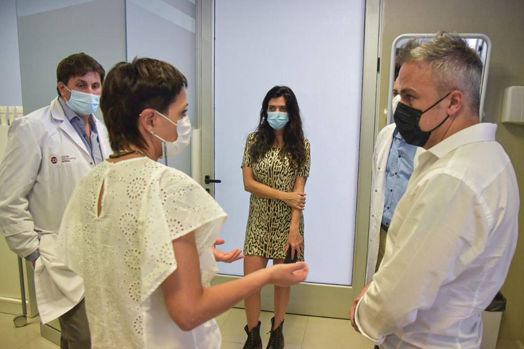 MAYRA Y LUANA VOLNOVICH VISITARON EL CENTRO ONCOPLÁSTICO BERNAL