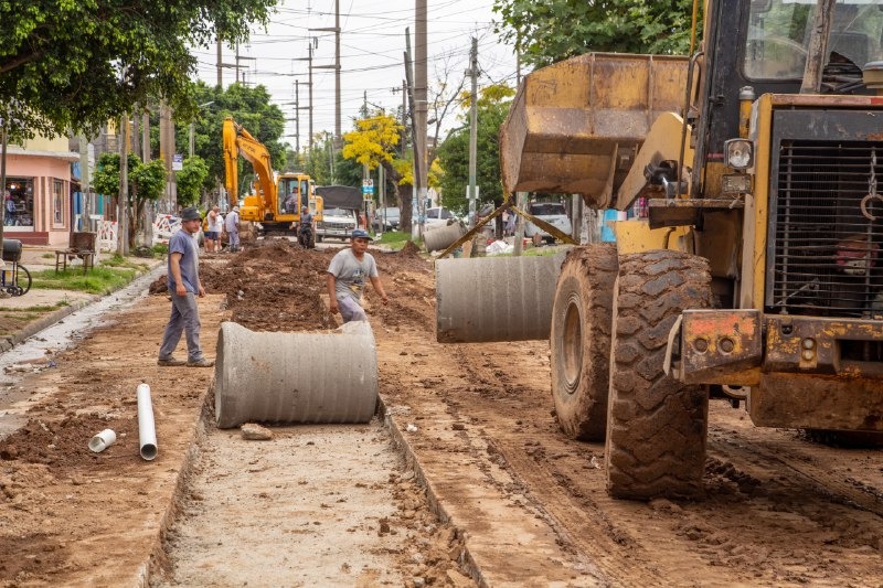 EL MUNICIPIO AVANZA CON LOS TRABAJOS DE BACHEO SOBRE MONTEVIDEO