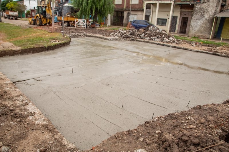 EL MUNICIPIO AVANZA CON LOS TRABAJOS DE BACHEO SOBRE MONTEVIDEO