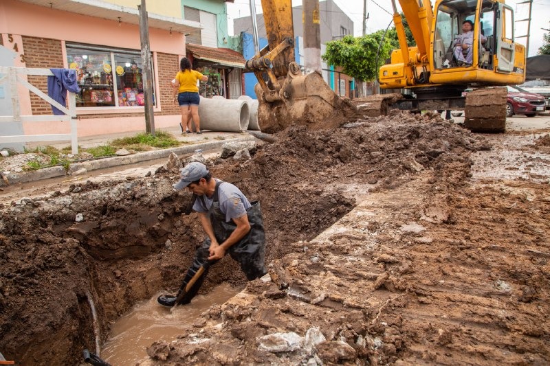 EL MUNICIPIO AVANZA CON LOS TRABAJOS DE BACHEO SOBRE MONTEVIDEO
