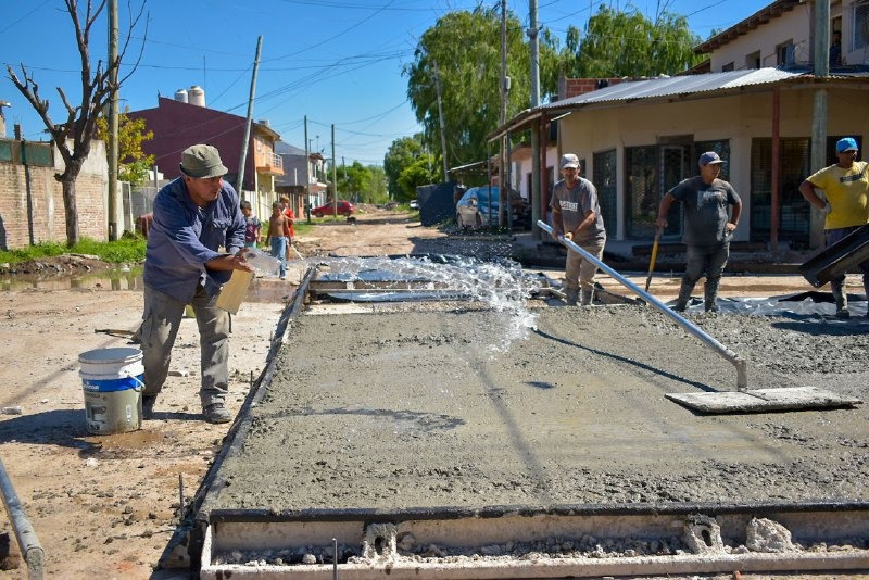 EL MUNICIPIO CONTINÚA LA EJECUCIÓN DE PAVIMENTOS EN LA RIBERA DE QUILMES