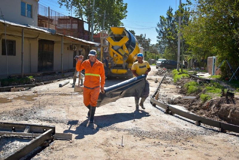 EL MUNICIPIO CONTINÚA LA EJECUCIÓN DE PAVIMENTOS EN LA RIBERA DE QUILMES