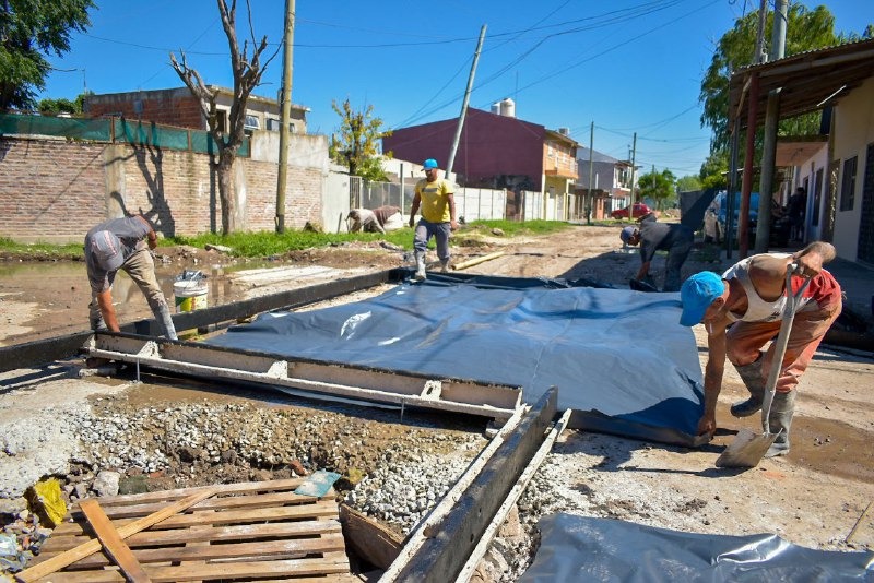 EL MUNICIPIO CONTINÚA LA EJECUCIÓN DE PAVIMENTOS EN LA RIBERA DE QUILMES