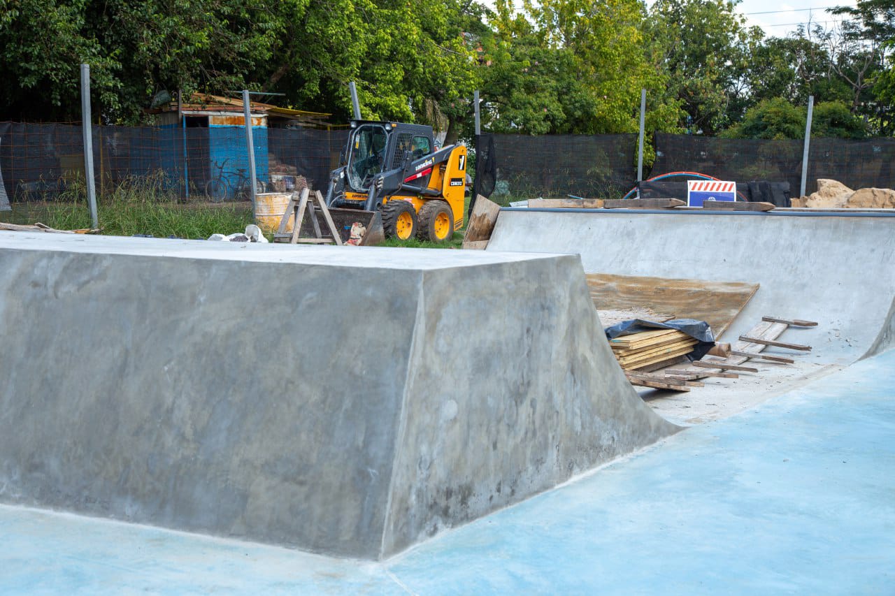 SIGUEN LAS OBRAS DE REFACCIÓN EN LA PLAZA SUIZA